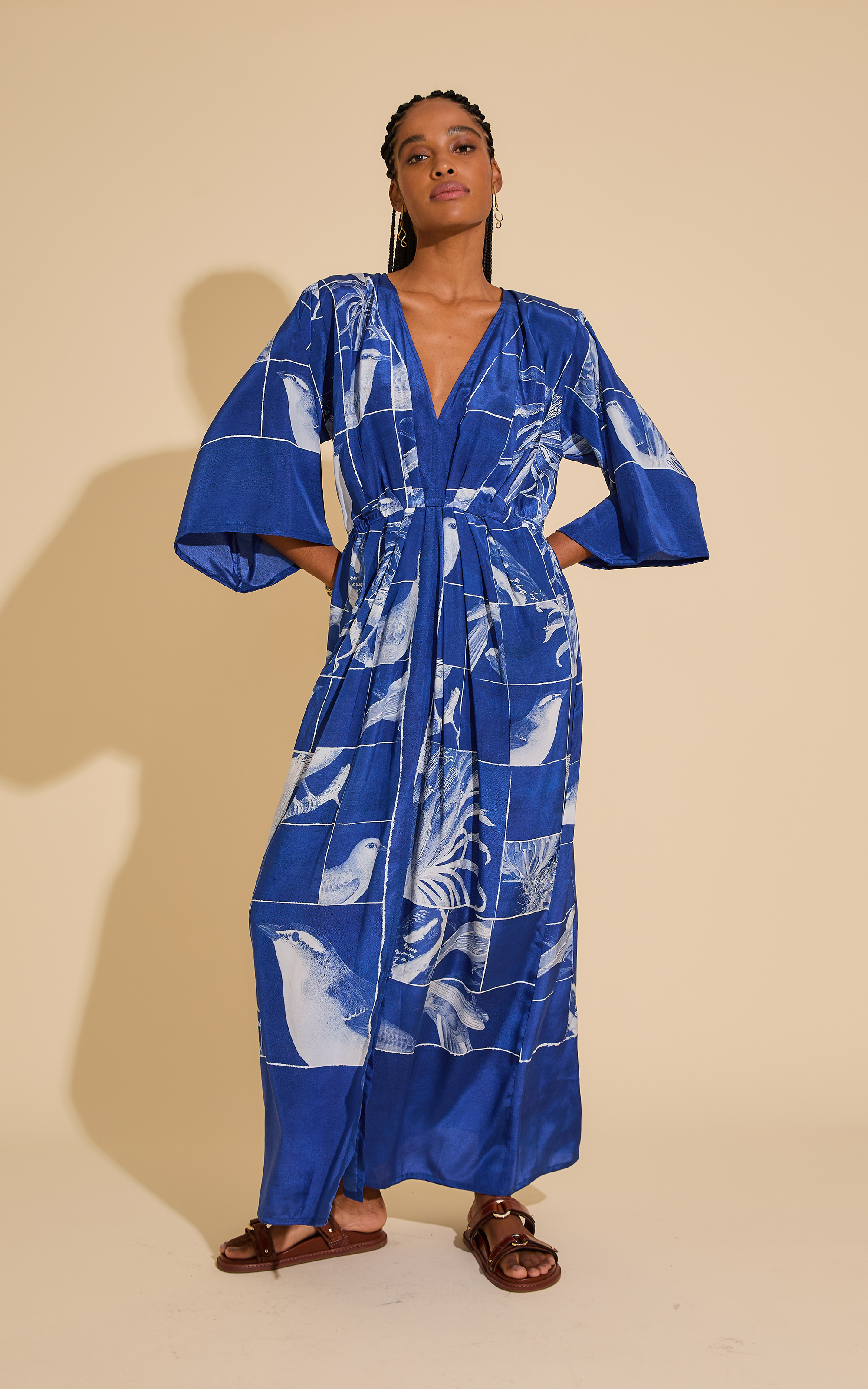 BIRDS PREMIUM V NECK DRESS