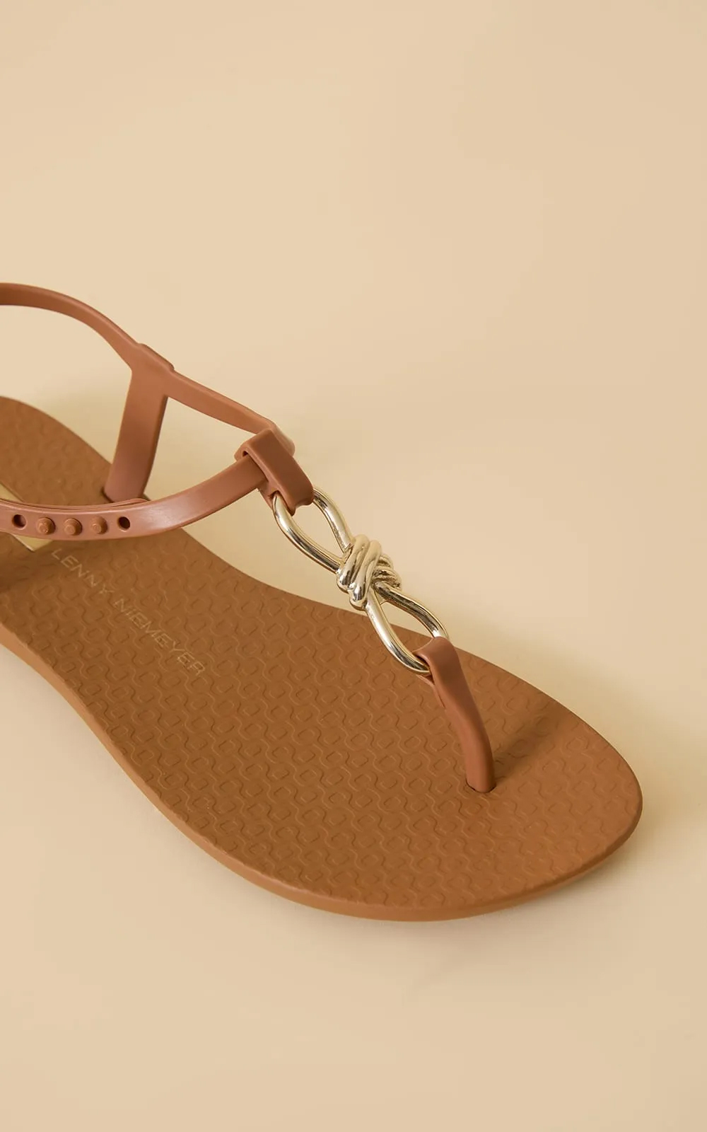 CARAMEL KNOT SANDALS