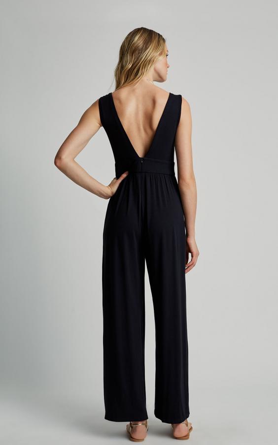 Black Neckline Knitting Jumpsuit